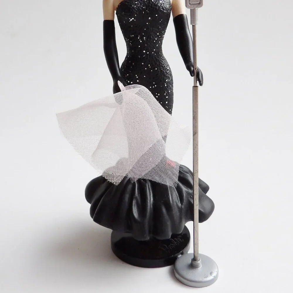 Hallmark Keepsake BARBIE Solo In The Spotlight Ornament in Box Vintage Look 1995